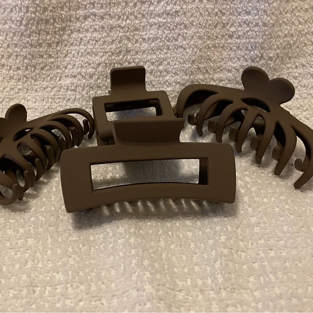 Assorted clips